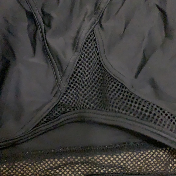 Black athletic shorts - Picture 3 of 3